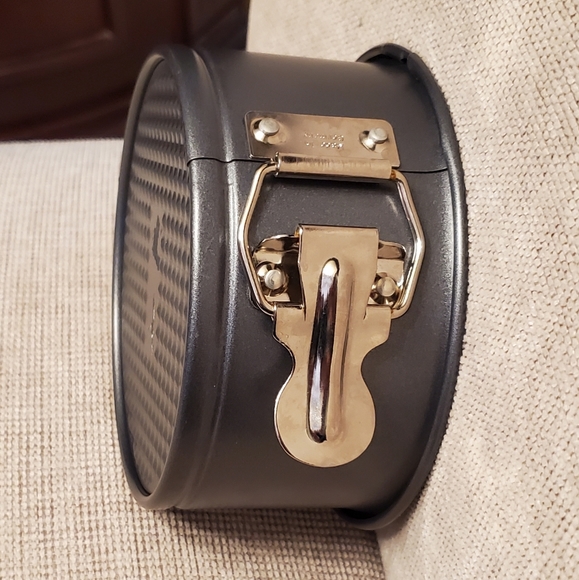 Paderno springform cake pan, non-stick metal 9" - Picture 5 of 12